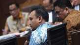 KPK Sita Dokumen Usai Geledah Rumah Keponakan Setnov