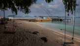 Tumpahan Minyak Karawang 'Hantui' Pariwisata Pulau Seribu