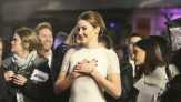 Shailene Woodley dan Pelukan Berjam-jam di Hadapan Tetangga