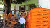 Terima Bantuan Kursi dan Meja dari RAPP, Siswa SDN 06 Desa Sering Tak Lagi Lesehan di Kelas