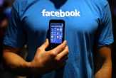 Facebook Kapok Bikin Ponsel Lagi