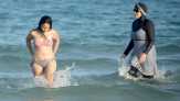 Perempuan Australia Diusir dari Pantai Prancis karena Burkini