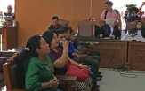Tangis Ibu Korban Bom Samarinda di Sidang Aman Abdurrahman