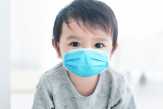 Anak di Bawah 2 Tahun Tak Perlu Pakai Masker, Ini Risikonya