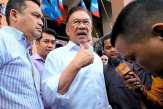 Anwar: Saya Memohon Mahathir Tetap Jadi PM Malaysia, tapi Dia Menolak