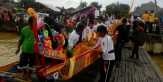 Tradisi di Berau, Menurunkan Perahu Kepala Naga ke Sungai Segah