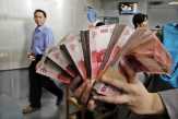 Rupiah Masih Dibayangi Sentimen Timur Tengah