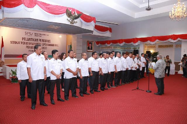Zulmansyah Sekedang Pimpin SPS Riau Periode 2016-2020