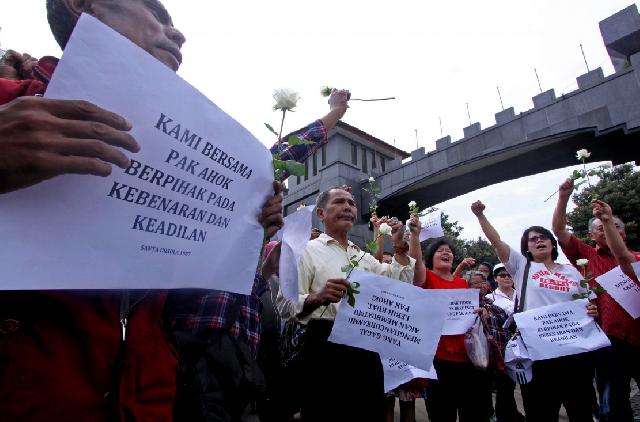 Simpatisan Gelar Aksi Dukungan untuk Ahok
