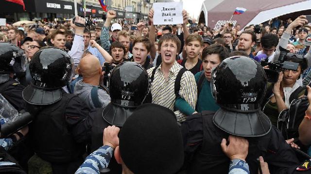 Protes Anti-Putin Menjalar ke Berbagai Penjuru Rusia
