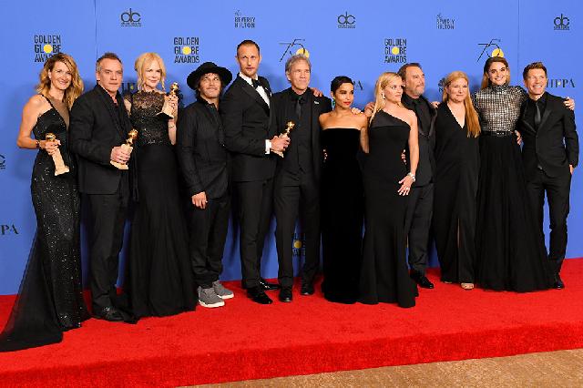Para Artis Kompak Berbusana Hitam di Golden Globe Awards 2018