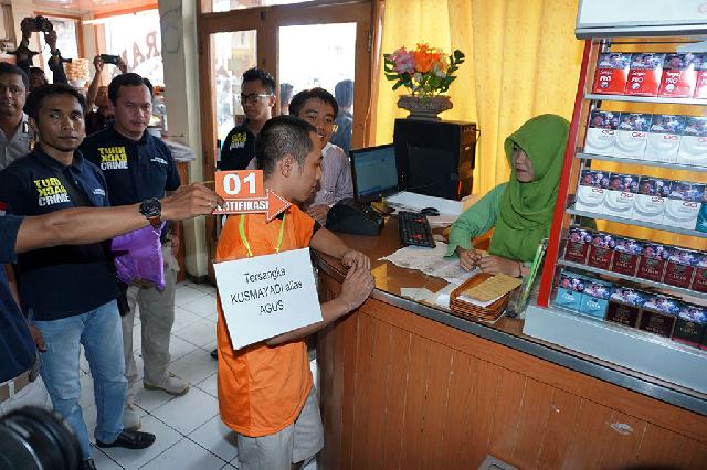 Polisi Rekonstruksi Kasus Mutilasi Wanita Hamil di Tangerang