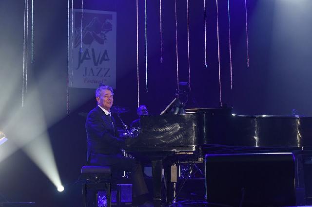 David Foster Tampil Memukau di Java Jazz Festival 