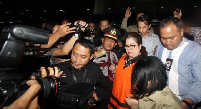 KPK Tahan Anggota DPR Dewi Yasin Limpo