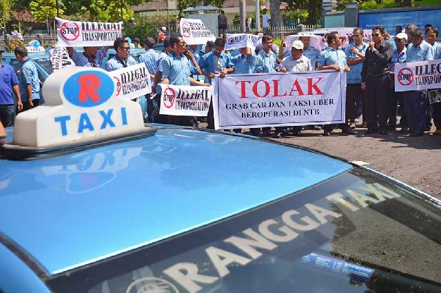 Sopir Taksi NTB Tolak Transportasi Berbasis Aplikasi