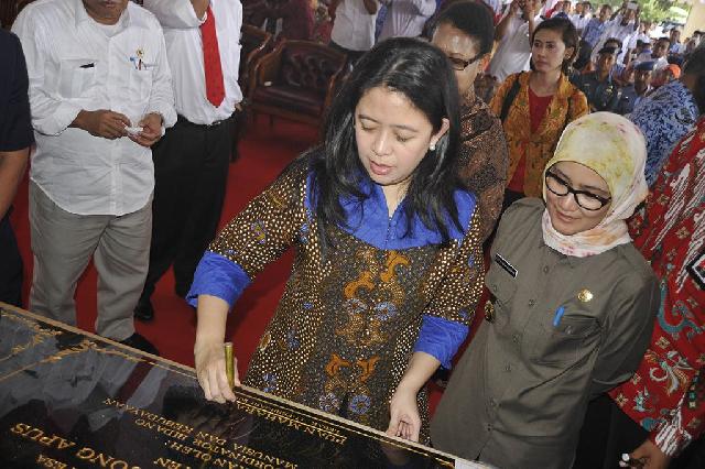 Puan Maharani Resmikan 20 Jembatan Gantung di Rangkasbitung