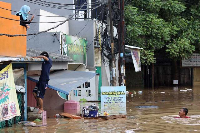 Ratusan Rumah Warga Pondok Gede Permai Terendam Banjir 
