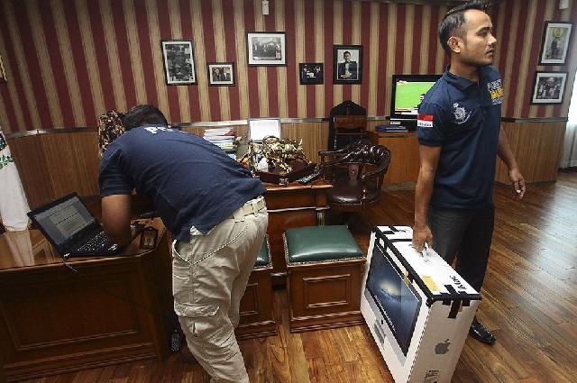 Bareskrim Geledah Ruang Kerja Ketua DPRD DKI Jakarta