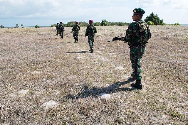 Aksi Prajurit TNI Mengamankan Daerah Perbatasan Indonesia-Australia