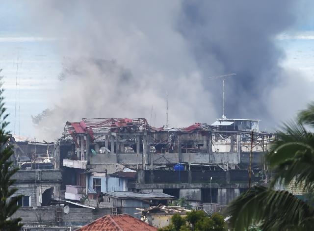 Marawi Masih Dibombardir