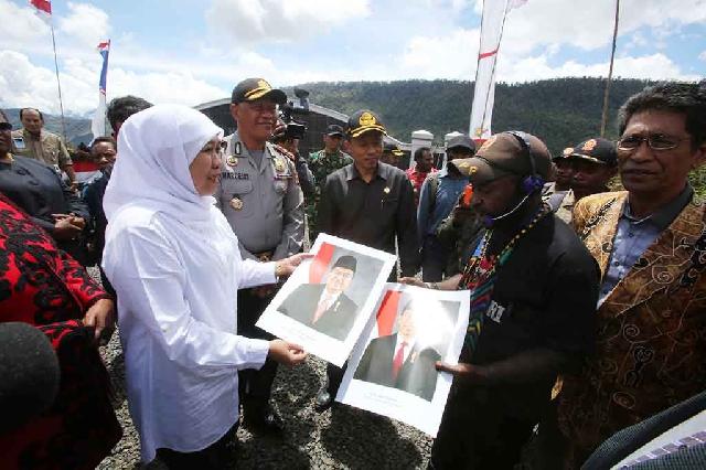 Mensos Khofifah Blusukan, Tinjau Kondisi Masyarakat Papua 