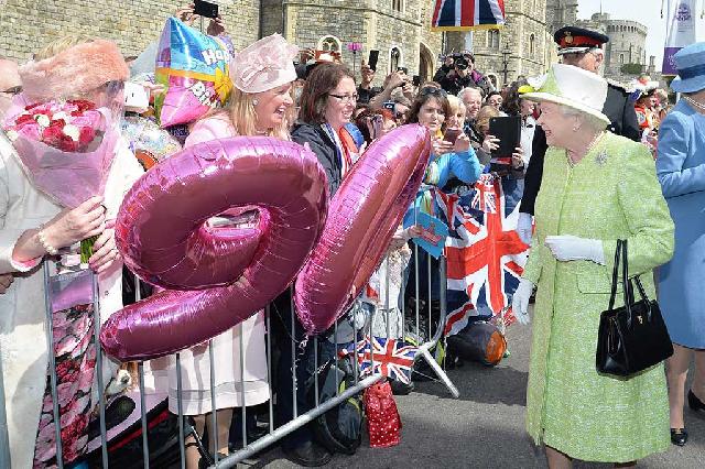 Ratu Elizabeth II Berulang Tahun ke-90
