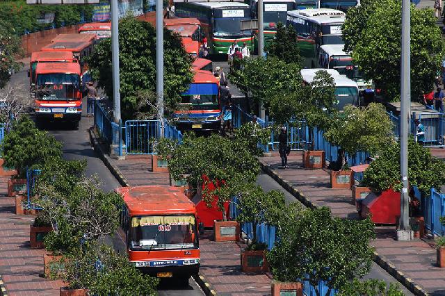 Tarif Angkutan Umum Turun 3,5% Mulai 7 April 