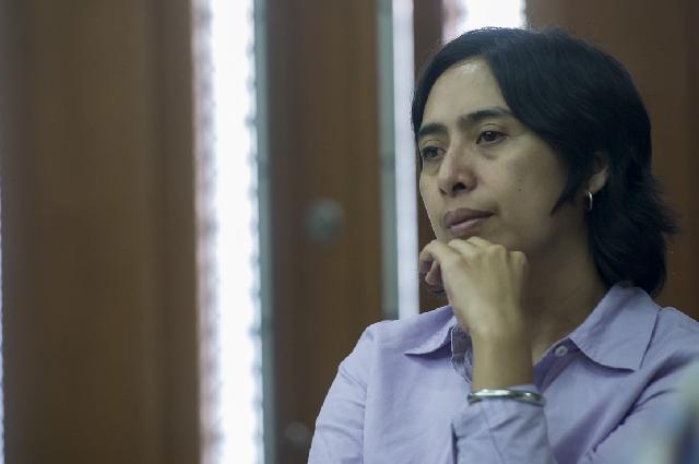 Rinelda Bandaso Divonis 4 Tahun Penjara