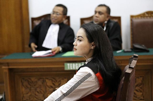 Jennifer Dunn Jalani Sidang Perdana