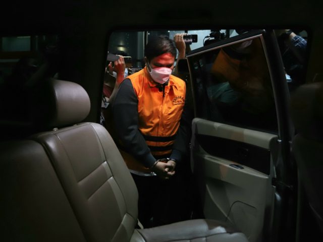 Bupati Kuansing Andi Putra Resmi Di Tahan