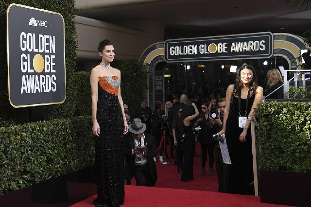 Para Artis Kompak Berbusana Hitam di Golden Globe Awards 2018