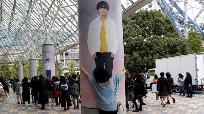 FOTO: Jepang 'Terserang' Demam BTS